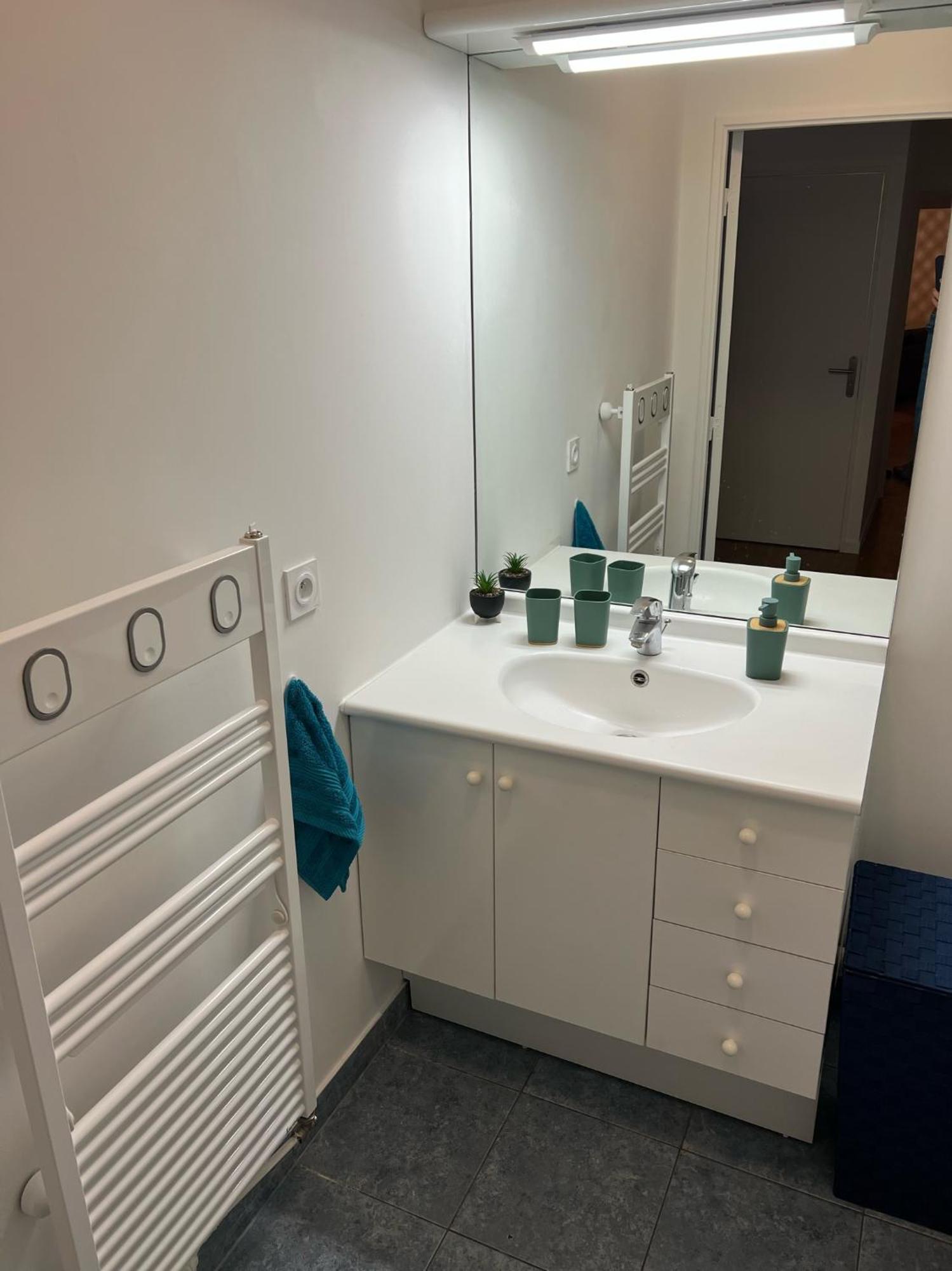 Paris-Montrouge Magnifique Appartement 3 Pieces De 75M2 Avec Parking - Tres Cosy Pour 1 - 8 Personnes Refait A Neuf -Entire Apartment Luxurious And Warm -Montrouge Paris 14Eme - Proche Aeroport Orly Parc Expositions Porte De Versailles Free Wifi Grat Exterior foto